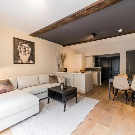 Eclectic Loft 'pinot Noir'