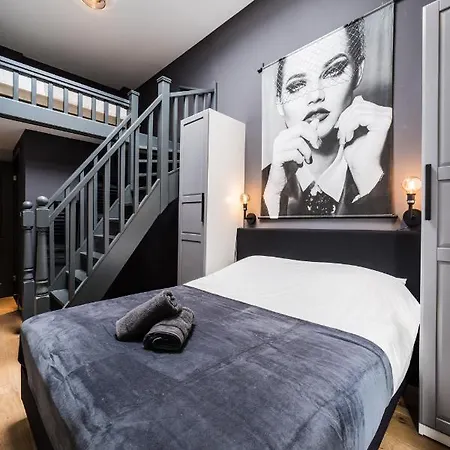Eclectic Loft 'pinot Noir'